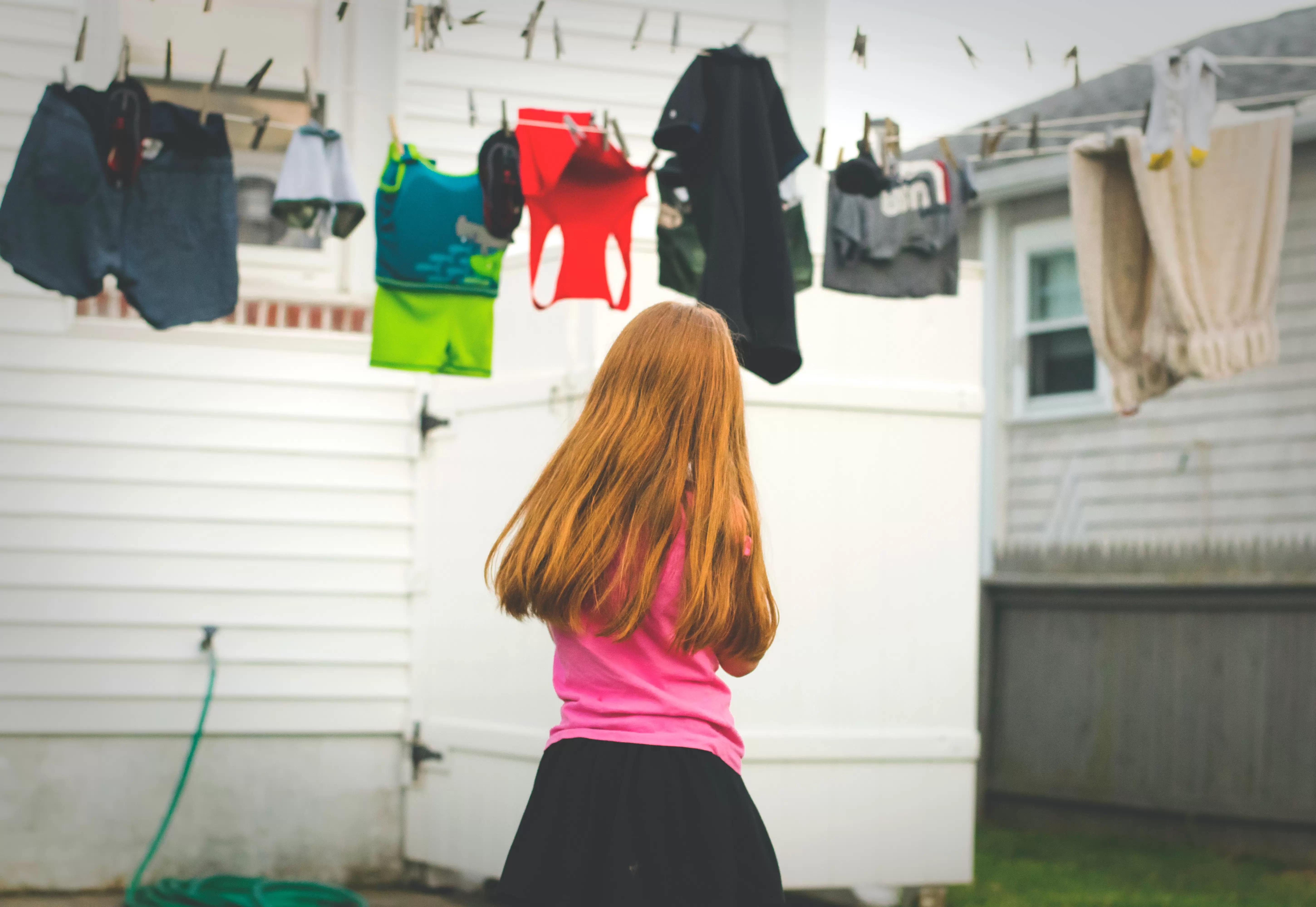 le marché des vêtements pour enfants