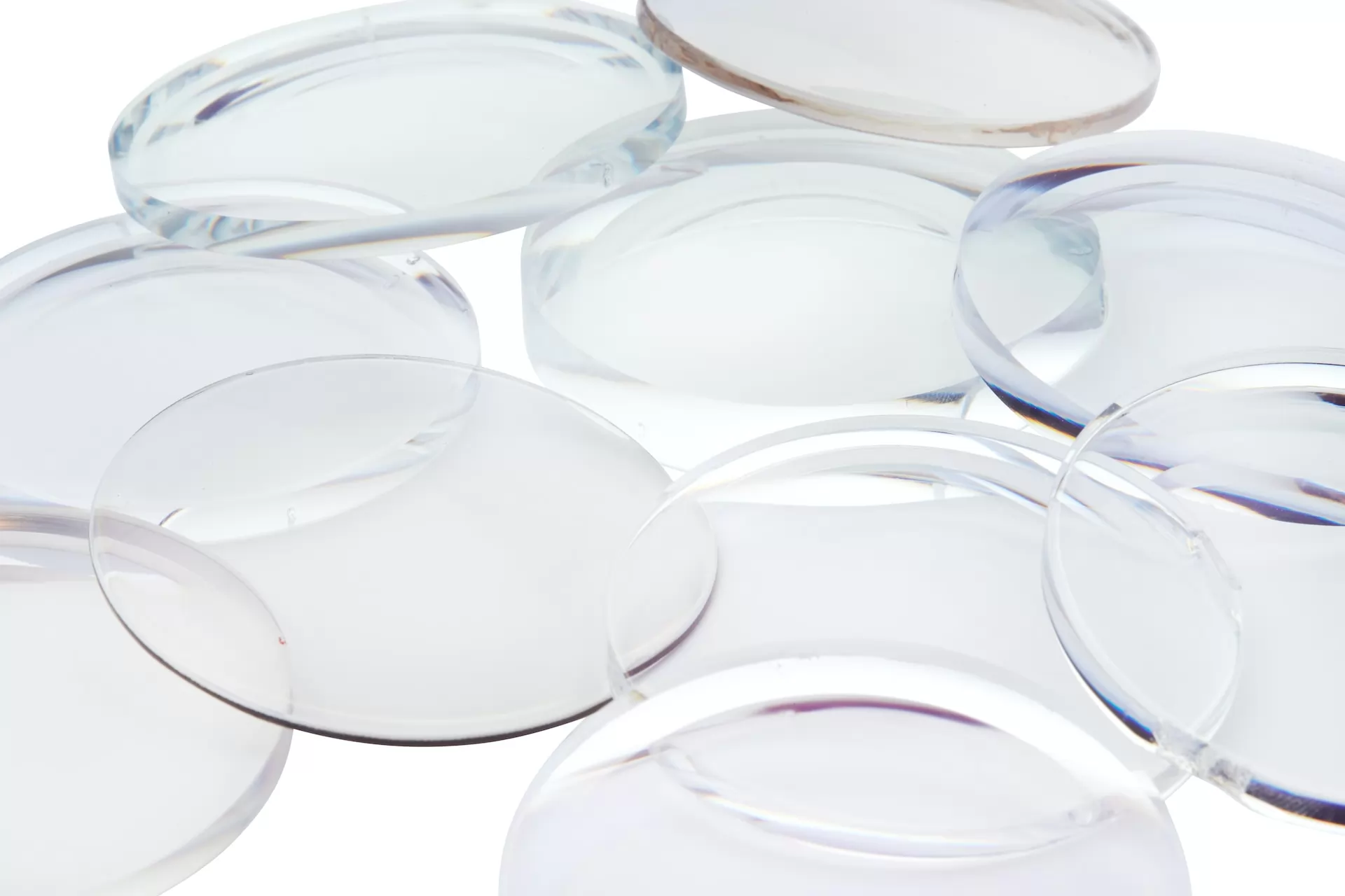The ophthalmic lenses market