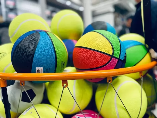 The sporting goods distribution market
