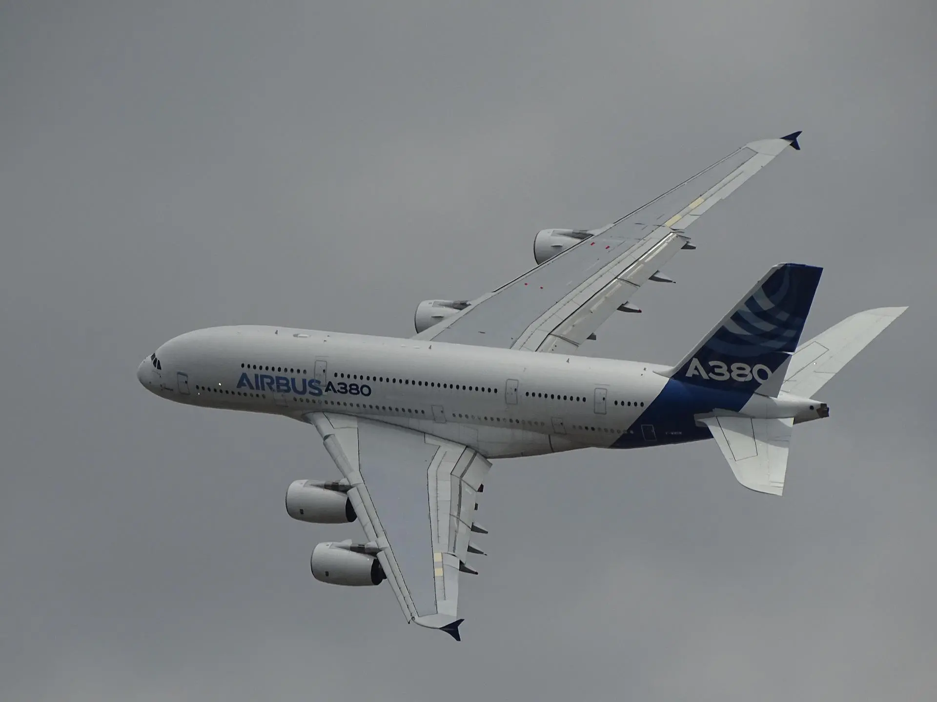 el mercado de los aviones comerciales: pasajeros y mercancías