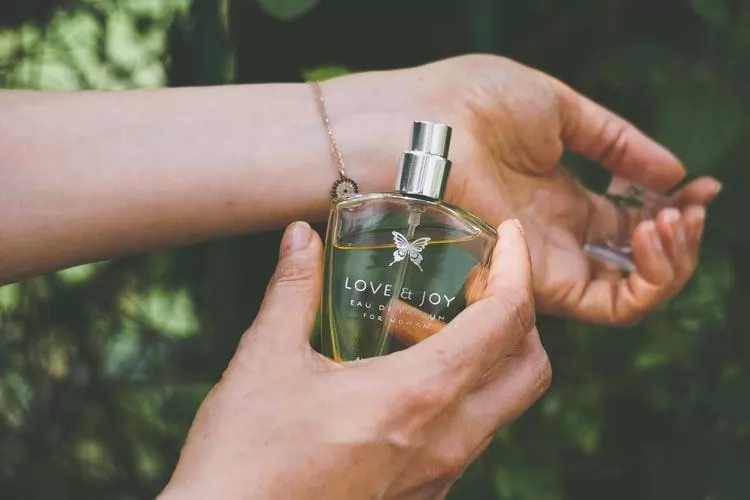 le marché du parfum et des parfumeries